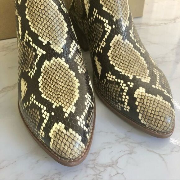 Madewell Low Chelsea Snake Embossed Booties size US 7 - Picture 6 of 10